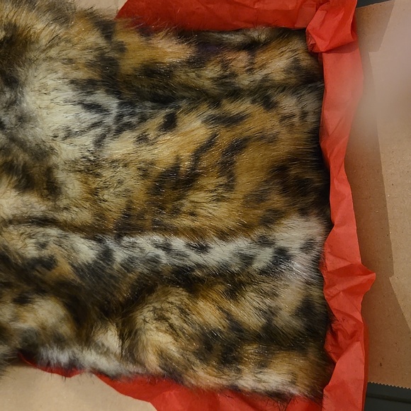 Peter Nygard Faux Fur Leopard Vest Sz XL NWOT - Picture 8 of 8